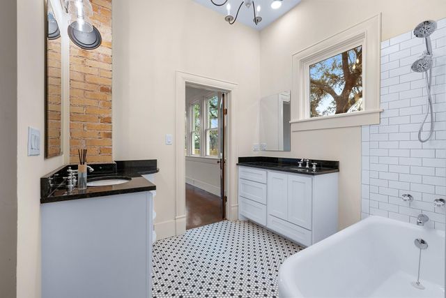 452 N Jackson Street, La Grange, TX 78945