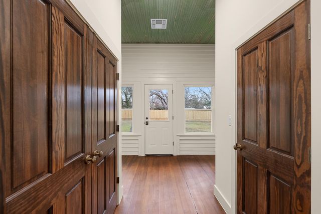 452 N Jackson Street, La Grange, TX 78945