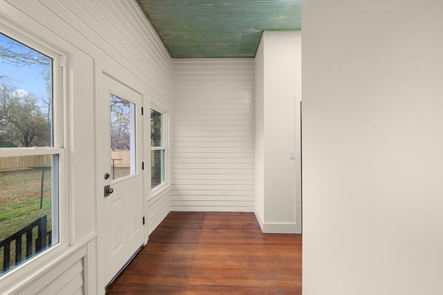 452 N Jackson Street, La Grange, TX 78945