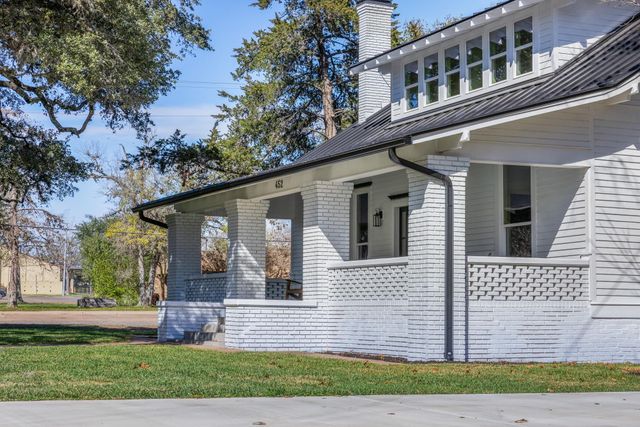 452 N Jackson Street, La Grange, TX 78945