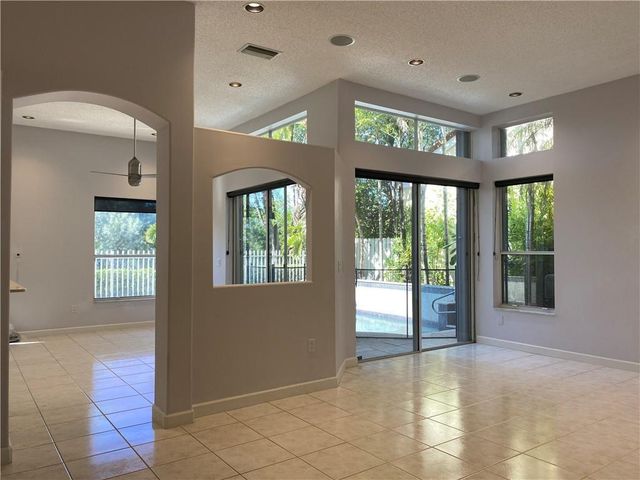 1940 Sweetbay Way, Hollywood, FL 33019