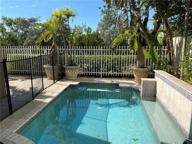 1940 Sweetbay Way, Hollywood, FL 33019