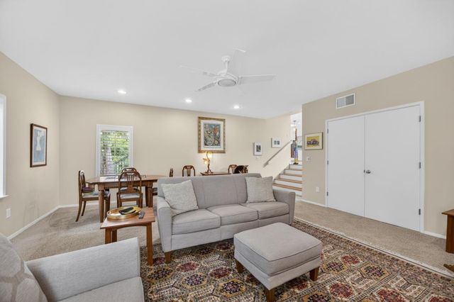 3930 Main St, Fair Oaks, CA 95628