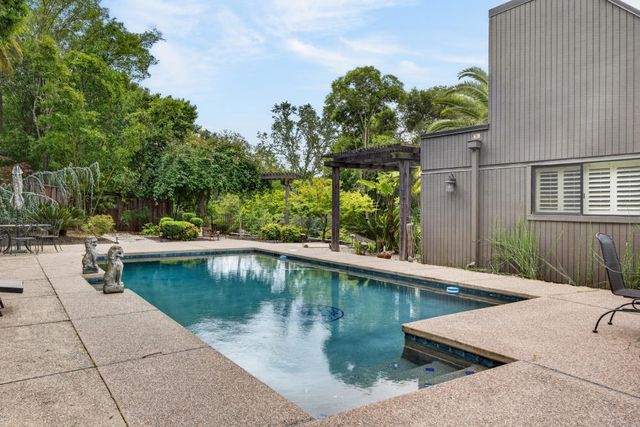 3930 Main St, Fair Oaks, CA 95628