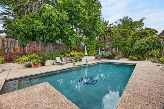3930 Main St, Fair Oaks, CA 95628