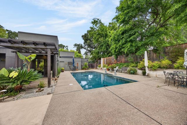 3930 Main St, Fair Oaks, CA 95628