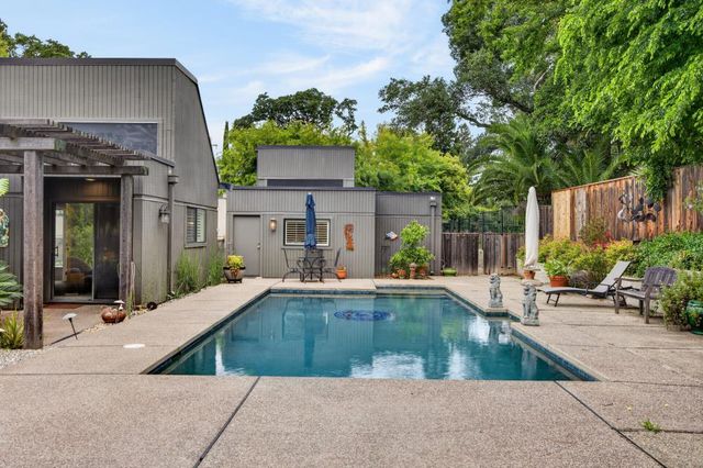 3930 Main St, Fair Oaks, CA 95628
