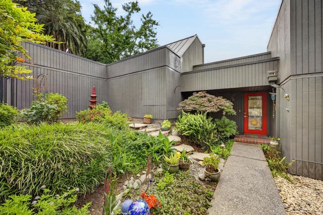 3930 Main St, Fair Oaks, CA 95628
