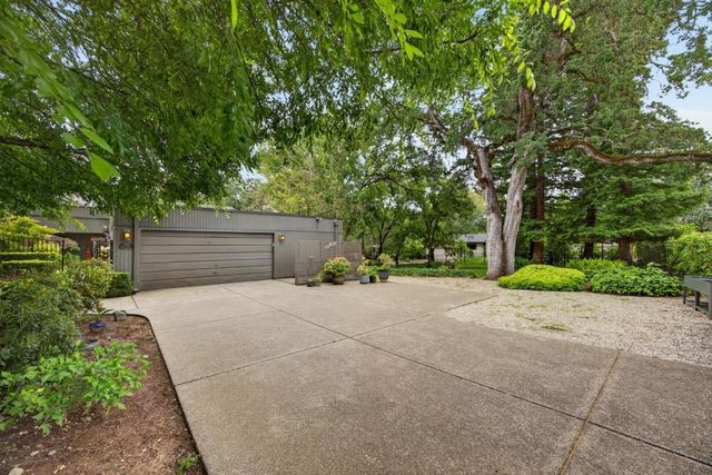 3930 Main St, Fair Oaks, CA 95628