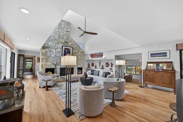 3930 Main St, Fair Oaks, CA 95628