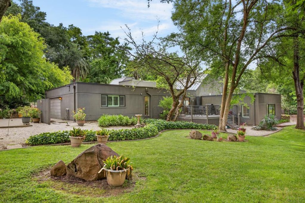 3930 Main St, Fair Oaks, CA 95628