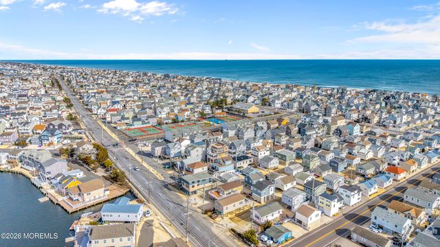 170 W Beach Way, Lavallette, NJ 08735