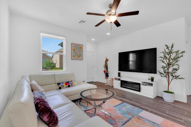 108 Watkinville RD, Hutto, TX 78634