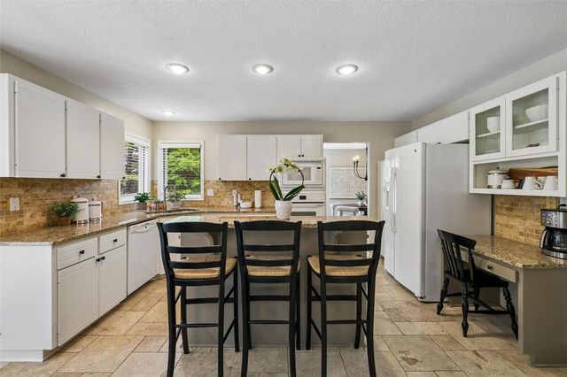870 SE Walnut Ridge Drive, Waukee, IA 50263