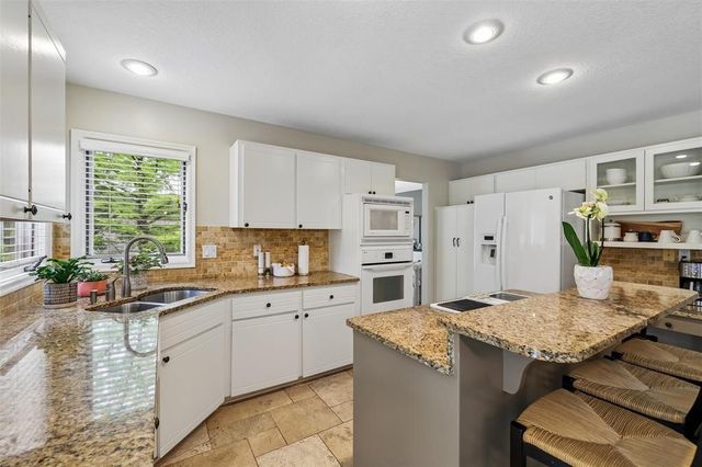 870 SE Walnut Ridge Drive, Waukee, IA 50263