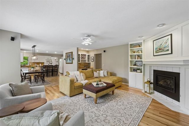 870 SE Walnut Ridge Drive, Waukee, IA 50263