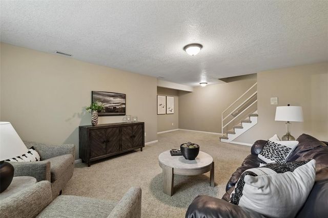 870 SE Walnut Ridge Drive, Waukee, IA 50263