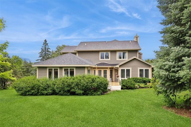 870 SE Walnut Ridge Drive, Waukee, IA 50263