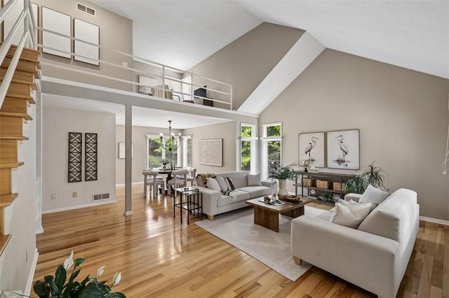870 SE Walnut Ridge Drive, Waukee, IA 50263