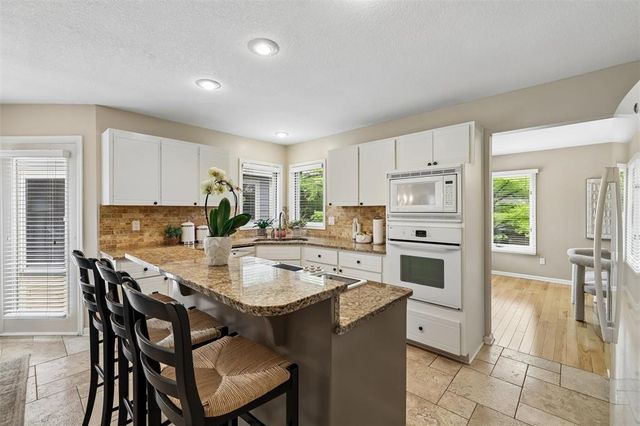 870 SE Walnut Ridge Drive, Waukee, IA 50263