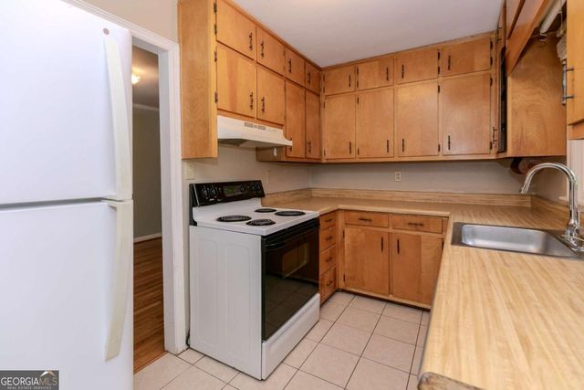 798 Larry Lane, Decatur, GA 30033