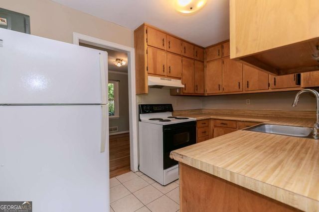 798 Larry Lane, Decatur, GA 30033