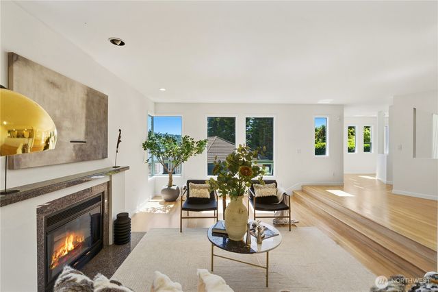 7432 E Mercer Wy, Mercer Island, WA 98040