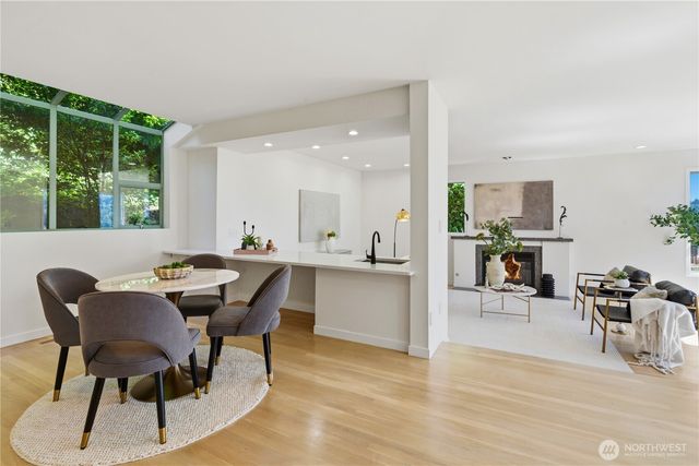 7432 E Mercer Wy, Mercer Island, WA 98040