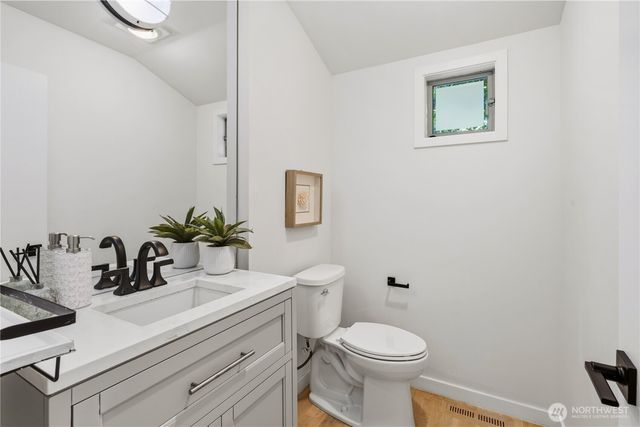 7432 E Mercer Wy, Mercer Island, WA 98040