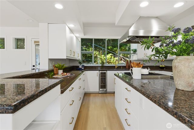 7432 E Mercer Wy, Mercer Island, WA 98040