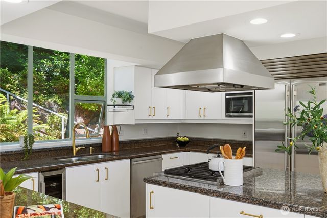 7432 E Mercer Wy, Mercer Island, WA 98040