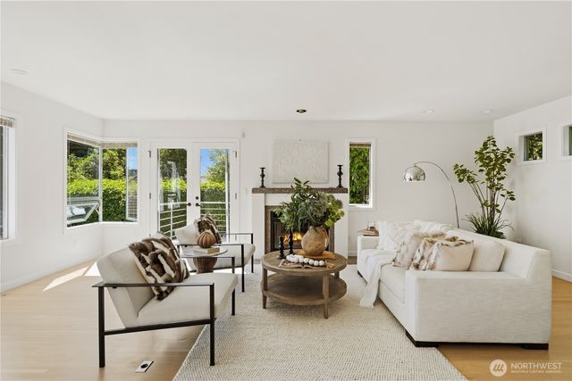 7432 E Mercer Wy, Mercer Island, WA 98040