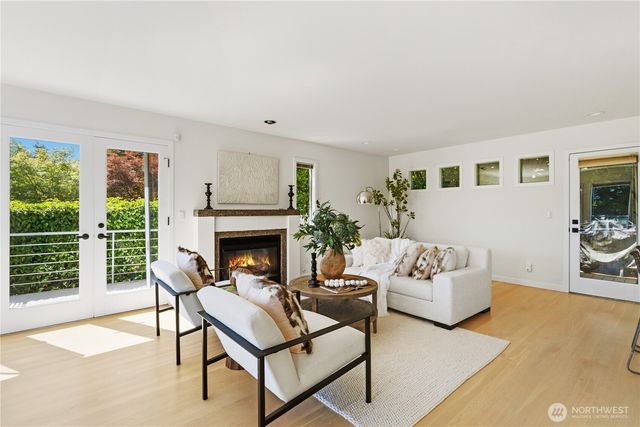 7432 E Mercer Wy, Mercer Island, WA 98040