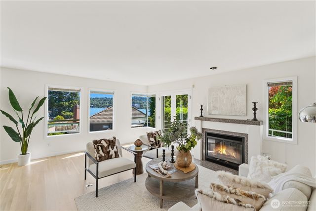 7432 E Mercer Wy, Mercer Island, WA 98040
