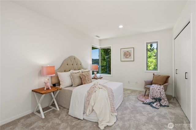 7432 E Mercer Wy, Mercer Island, WA 98040