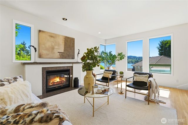 7432 E Mercer Wy, Mercer Island, WA 98040