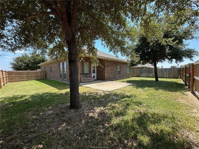 1027 Emerald Dove Avenue, College Station, TX 77845