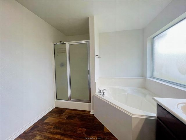 1027 Emerald Dove Avenue, College Station, TX 77845