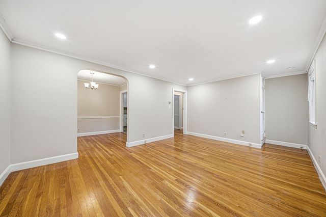 33 Harvard St 2, Arlington, MA 02476