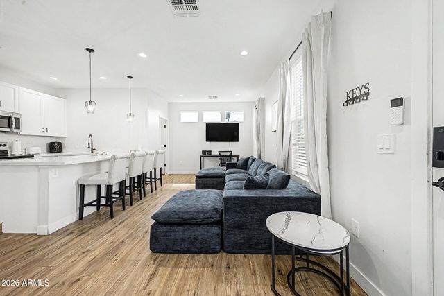 3753 E POLK Street, Phoenix, AZ 85008