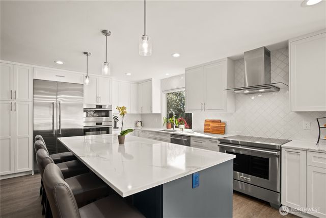 12923 86th Avenue NE, Kirkland, WA 98034