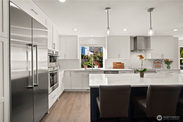 12923 86th Avenue NE, Kirkland, WA 98034