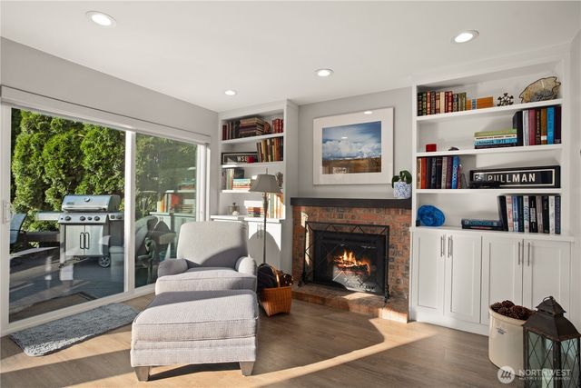 12923 86th Avenue NE, Kirkland, WA 98034