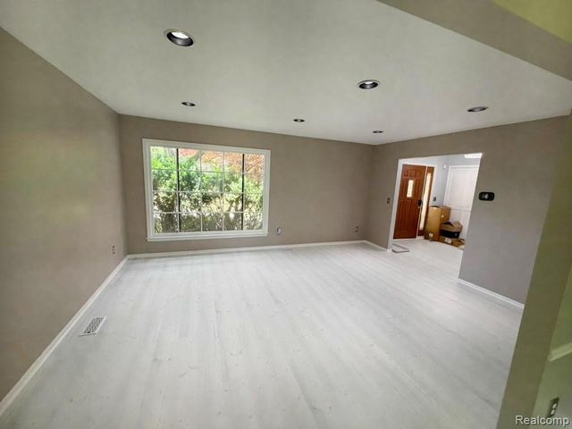 30319 Club House Lane, Farmington, MI 48334