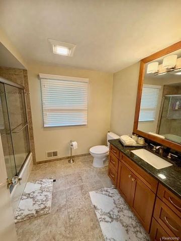 30319 Club House Lane, Farmington, MI 48334