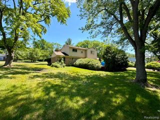 30319 Club House Lane, Farmington, MI 48334
