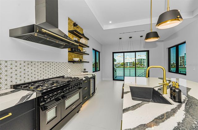 43 DOLPHIN DRIVE, Treasure Island, FL 33706