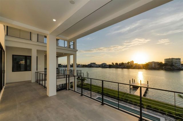 43 DOLPHIN DRIVE, Treasure Island, FL 33706