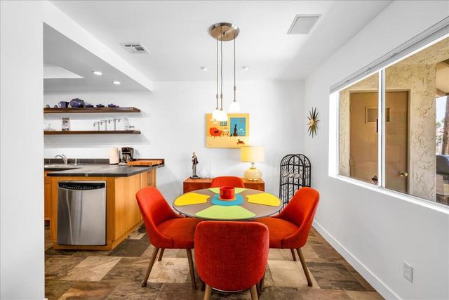 1870 N Mira Loma Way, Palm Springs, CA 92262