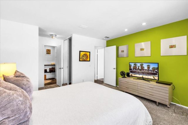 1870 N Mira Loma Way, Palm Springs, CA 92262